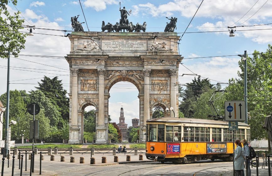 chauffeur in milan